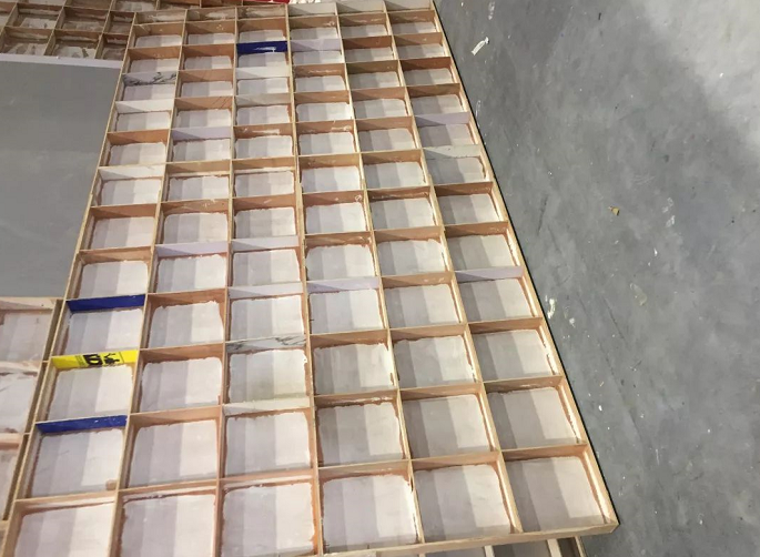 北京展會(huì)搭建設(shè)計(jì)中展臺(tái)板墻結(jié)構(gòu)如何制作的？