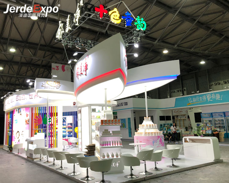 對于中小型展商什么樣的材質(zhì)比較適合展位建設(shè)？